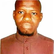 Arabischlehrer, der Arabisch, den Koran und islamische Wissenschaften für alle Altersgruppen unterrichtet